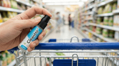 Pourtant, une étude américaine a révélé que 72% des poignées de caddie testées contenaient des traces de matières fécales. Avant les courses : vaporiser CleanHit® sur la poignée du caddie